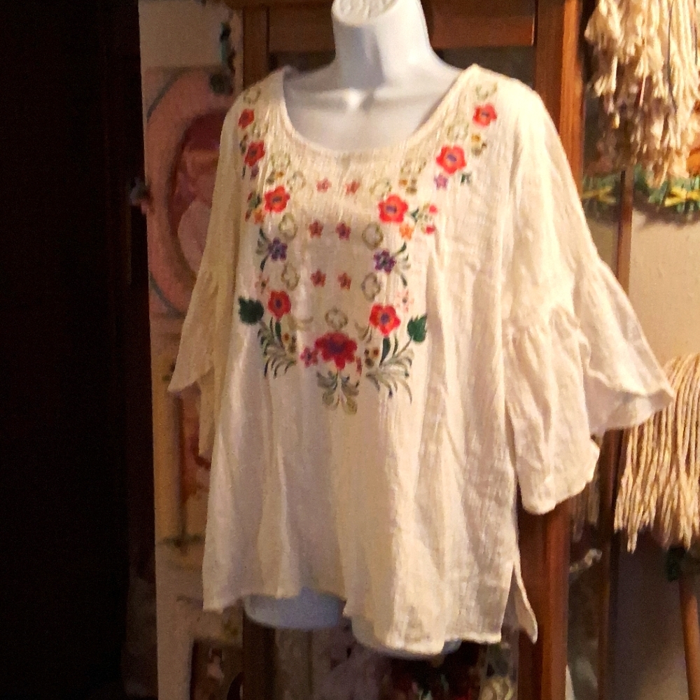 Sexy,Boho,Peasant Top with Beautifully Embroidered Floral & Butterfly Detail🌸🦋 - Picture 1 of 17